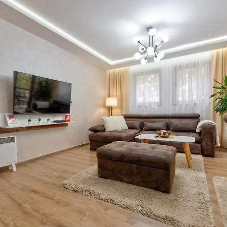 Gacanovic Lux زلاتيبور