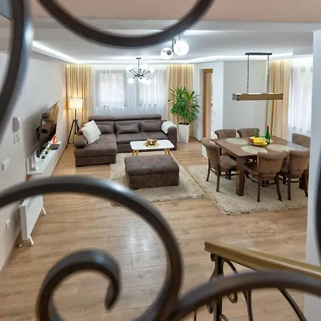 Gacanovic Lux شقة زلاتيبور