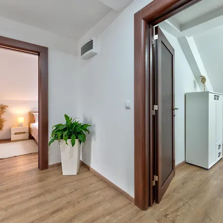 Gacanovic Lux شقة زلاتيبور