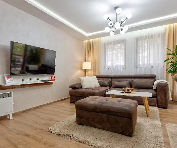 Gacanovic Lux 즐라티보