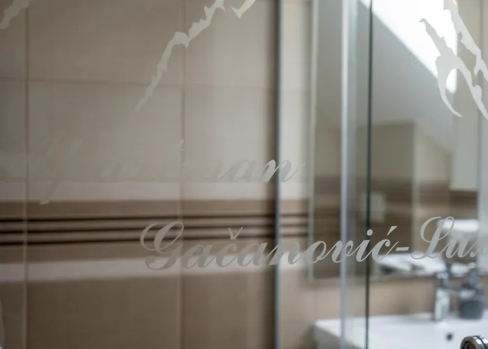 아파트 Gacanovic Lux